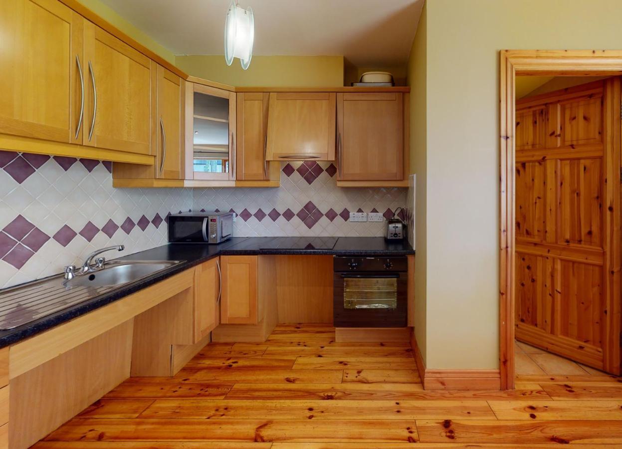 Dingle Courtyard Cottages 4 Bed By Trident Holiday Homes ภายนอก รูปภาพ