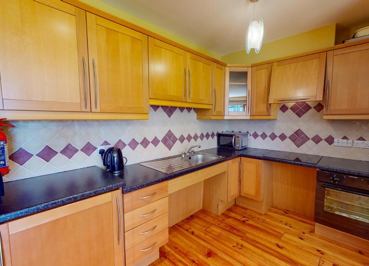 Dingle Courtyard Cottages 4 Bed By Trident Holiday Homes ภายนอก รูปภาพ