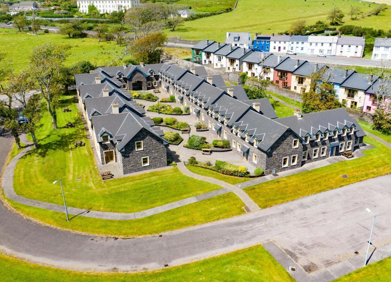 Dingle Courtyard Cottages 4 Bed By Trident Holiday Homes ภายนอก รูปภาพ