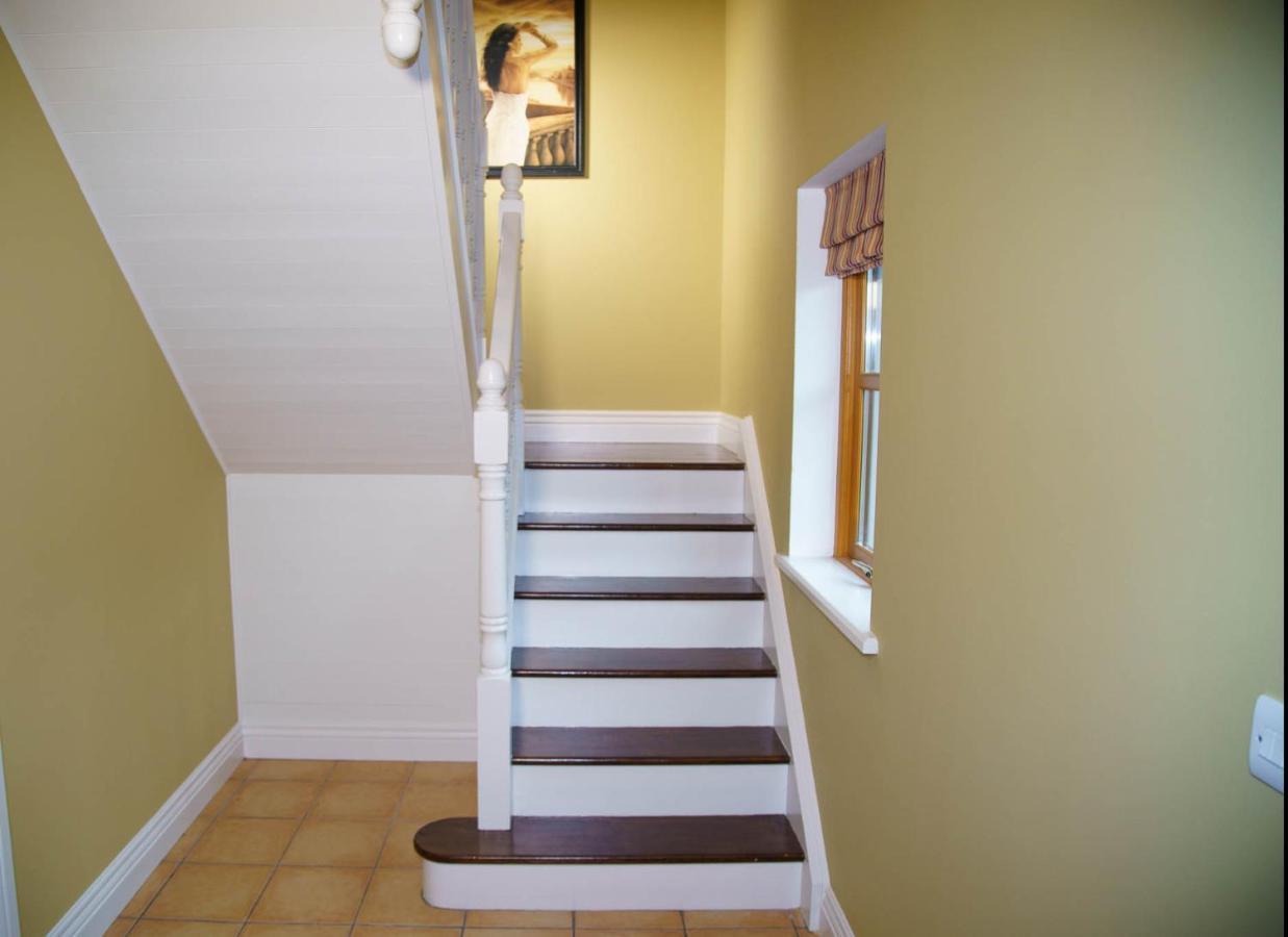 Dingle Courtyard Cottages 4 Bed By Trident Holiday Homes ภายนอก รูปภาพ