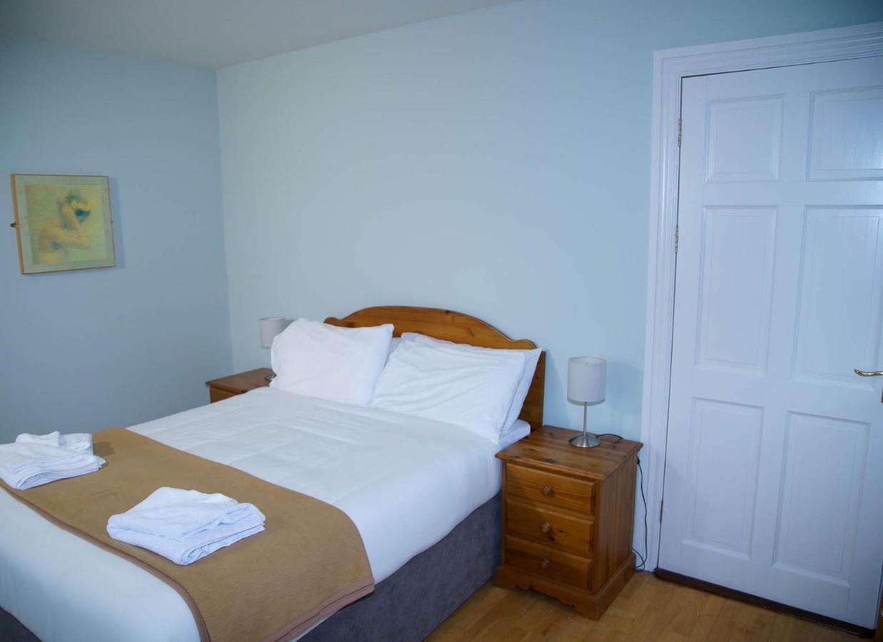 Dingle Courtyard Cottages 4 Bed By Trident Holiday Homes ภายนอก รูปภาพ