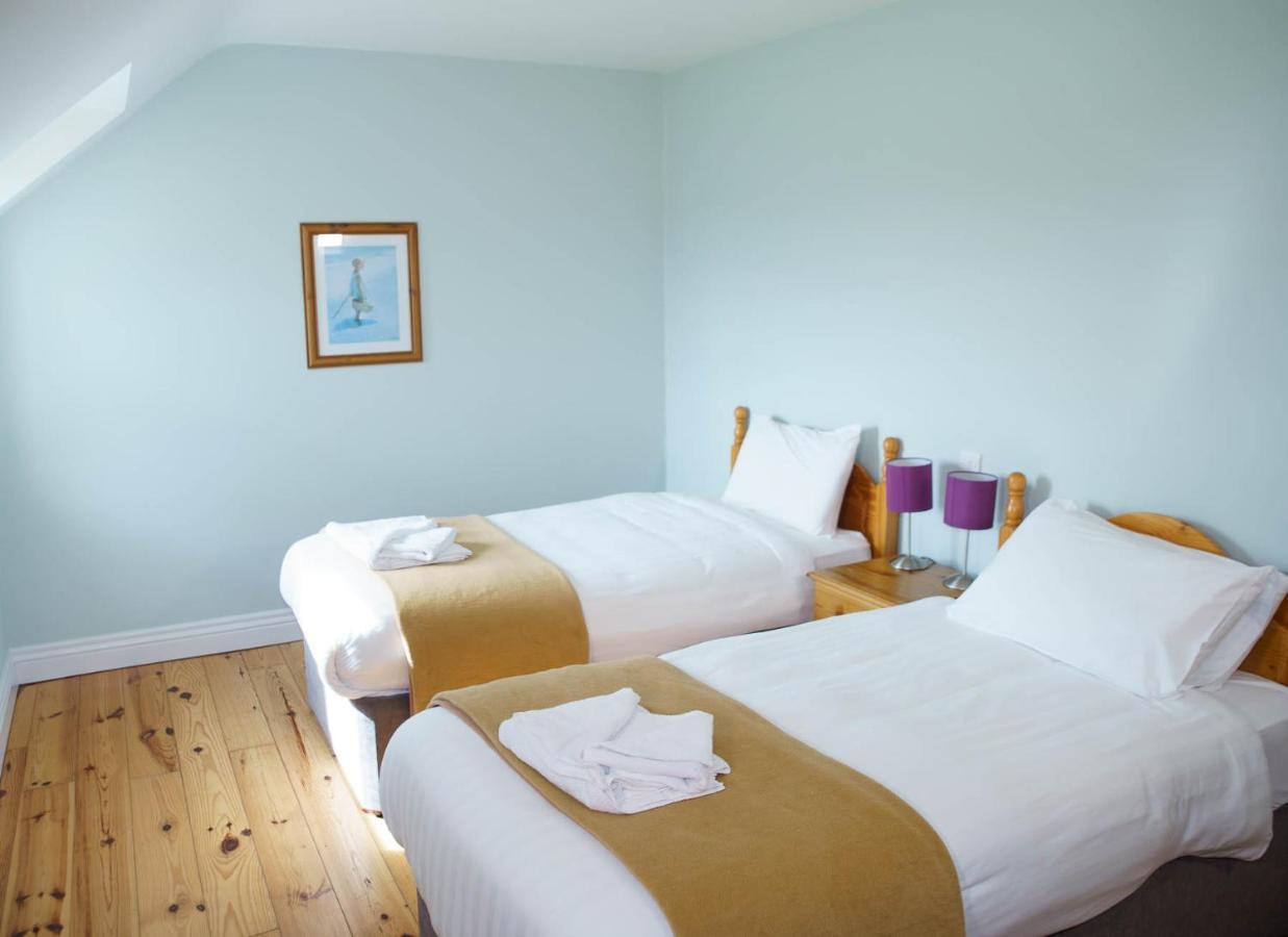 Dingle Courtyard Cottages 4 Bed By Trident Holiday Homes ภายนอก รูปภาพ